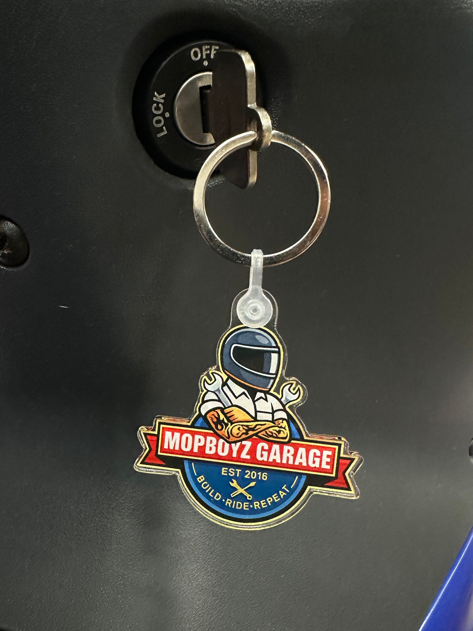 MOBILE MECHANIC KEYCHAIN
